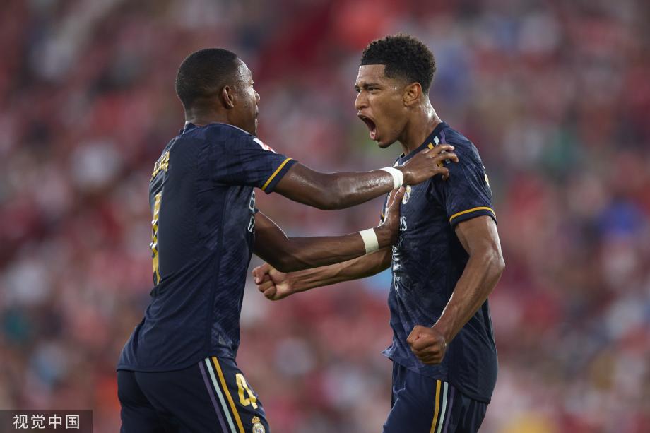 激烈的足球 激烈的足球